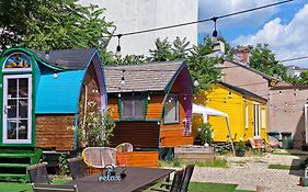 Pura Vida Downtown Tiny Houses Bucharest